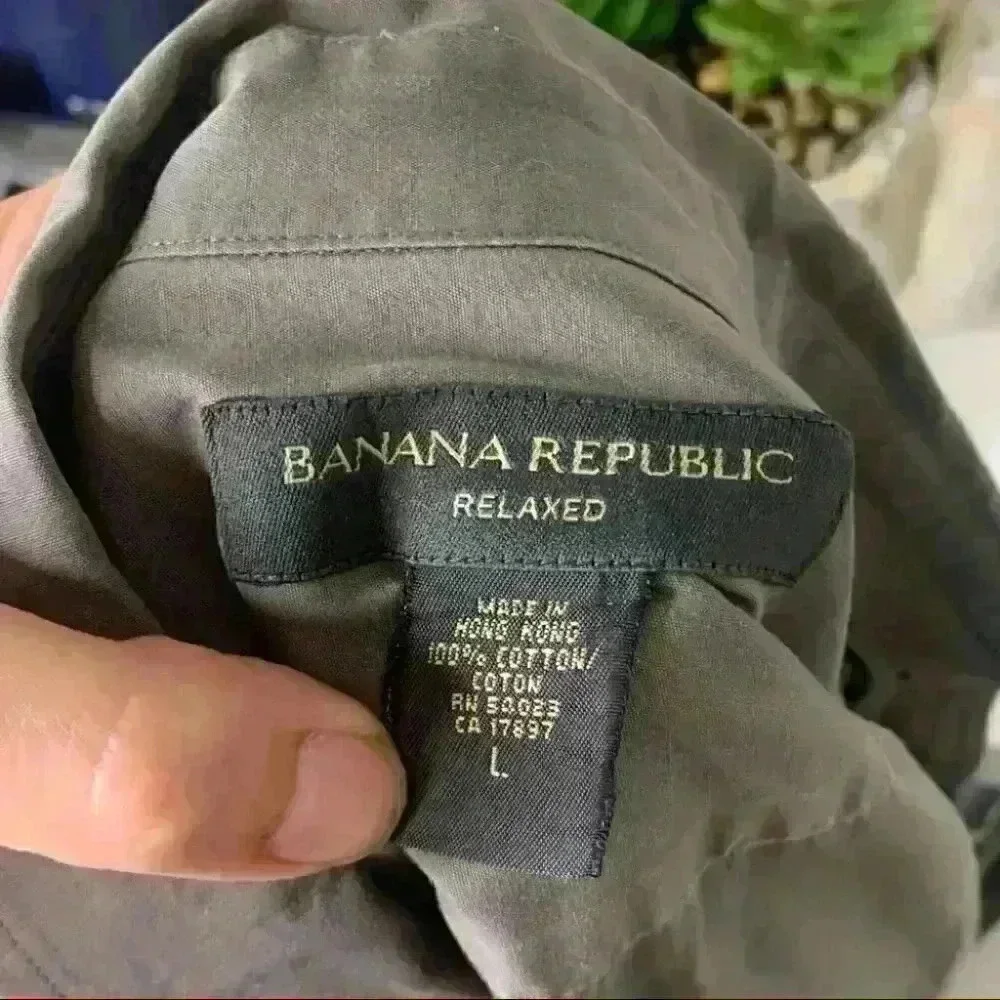 Mens Banana Republic khaki green button front dress shirt 100% cotton L
